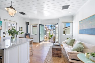 358 Cliff Dr, Laguna Beach, CA 92651