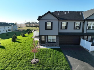 5285 Long Pointe Pass, Woodbury, MN 55129