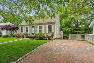 97 Shawmut St, Quincy, MA 02169