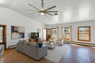 66 Manzano Dr, Los Lunas, NM 87031