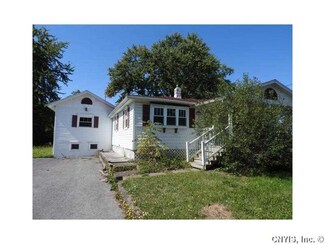 8213 State Route 90, Montezuma, NY 13117