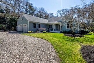 11 Gwens Ln, Orleans, MA 02653