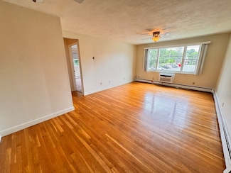 51 Warren St Unit 1-4, Waltham, MA 02453