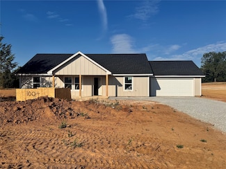 1004 E Bradshaw Rd, Springtown, TX 76082