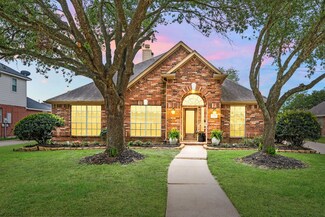 2710 Pebble Creek Dr, Pearland, TX 77581