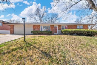 908 Smithshire Ave, Saint Louis, MO 63135