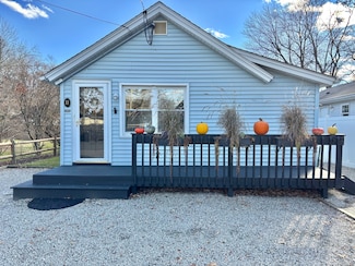 11 Mohawk Trail, East Hampton, CT 06424