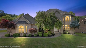 53641 Buckingham Ln, Shelby Township, MI 48316