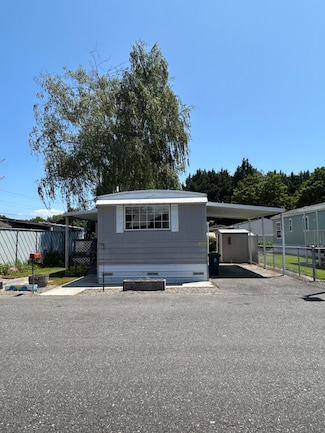 232 Jasmine Dr, Grants Pass, OR 97526