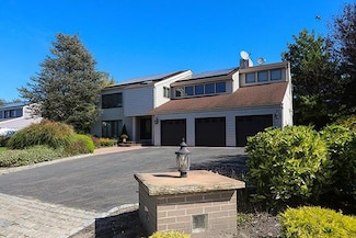 9 Jesse Way, Mount Sinai, NY 11766
