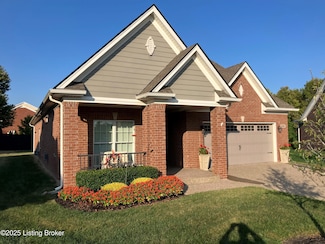 9350 Cross Meadows Cir, Louisville, KY 40291