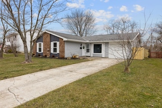 906 Tradewind Dr, Mason, OH 45040