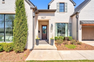 1827 Drakestone Ave, Nichols Hills, OK 73120