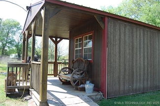 15395 Hazel Rd, Henryetta, OK 74437