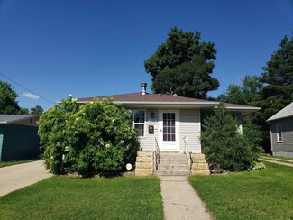 925 16th St NW, Minot, ND 58703