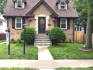 9907 Kedvale Ave, Skokie, IL 60076