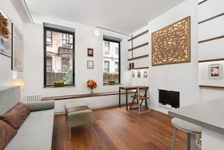 353 W 47th St Unit 1RE, New York, NY 10036