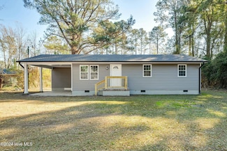 413 Log Cabin Rd, Teachey, NC 28464