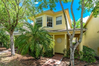 2558 SE Pineland Dr, Port Saint Lucie, FL 34952