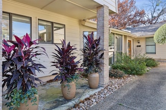 1207 Middlebrook Place, Dallas, TX 75208