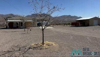 4 Wild Sage Rd, Caballo, NM 87931