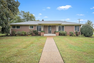 902 Whitehall Rd, Murfreesboro, TN 37130