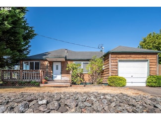 3290 Myrtle St, North Bend, OR 97459