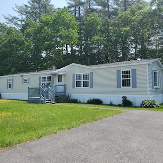 7 Toby Place, Lewiston, ME 04240