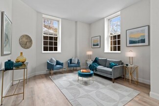 65 Glen Rd Unit H2, Brookline, MA 02445