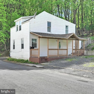 605 N 8th St, Pottsville, PA 17901