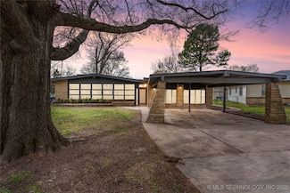 1317 N Mcfarland Place, Claremore, OK 74017