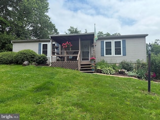 18 Marlin Dr, Stevens, PA 17578
