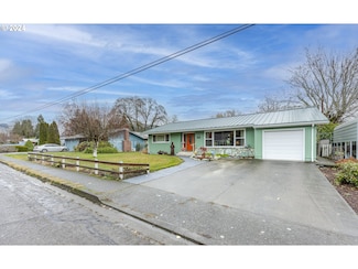 48340 Hills St, Oakridge, OR 97463
