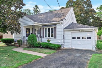 2048 Chepstow Rd, Schenectady, NY 12303