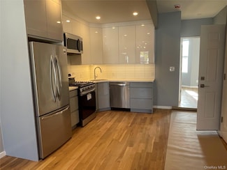 79-23 67th Dr, Flushing, NY 11379