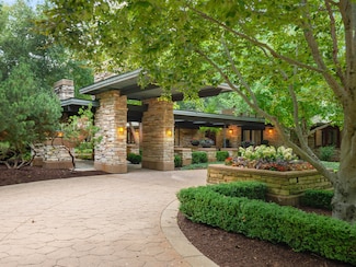 165 Schneider Rd, Elburn, IL 60119
