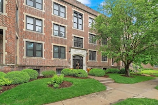 319 N Taylor Ave Unit B, Saint Louis, MO 63108
