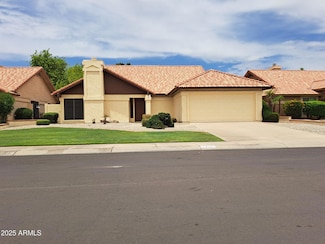 7420 W Morrow Dr, Glendale, AZ 85308