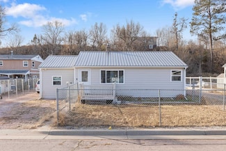 830 S Chicago St, Hot Springs, SD 57747