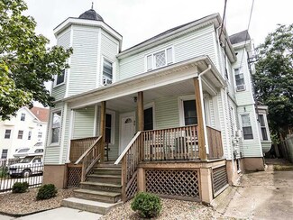 86 Daboll St, Providence, RI 02907