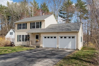 9 Yvonne St, Rochester, NH 03867