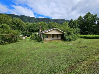 1206 Irondale Rd, Big Stone Gap, VA 24219