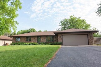 7443 Sorghum Ln, Cherry Valley, IL 61016