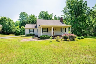 1276 Beechwood Dr, Newton, NC 28658