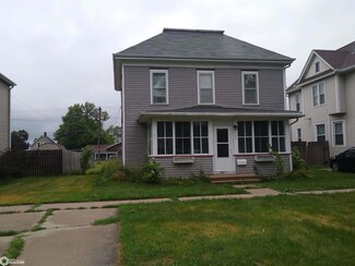 523 Broad St, Grinnell, IA 50112