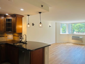 20 2nd St Unit 211, Jersey City, NJ 07302