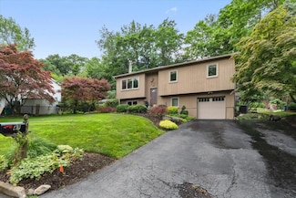 48 Gleason Dr, Thiells, NY 10984