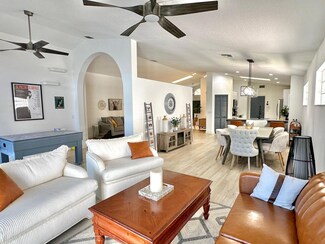 9590 Harbour Lake Cir, Boynton Beach, FL 33437