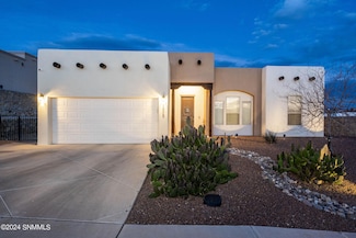 3058 Featherstone Dr, Las Cruces, NM 88011