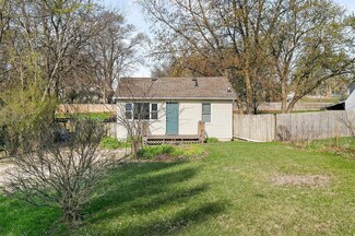 4456 SE 17th St, Des Moines, IA 50320